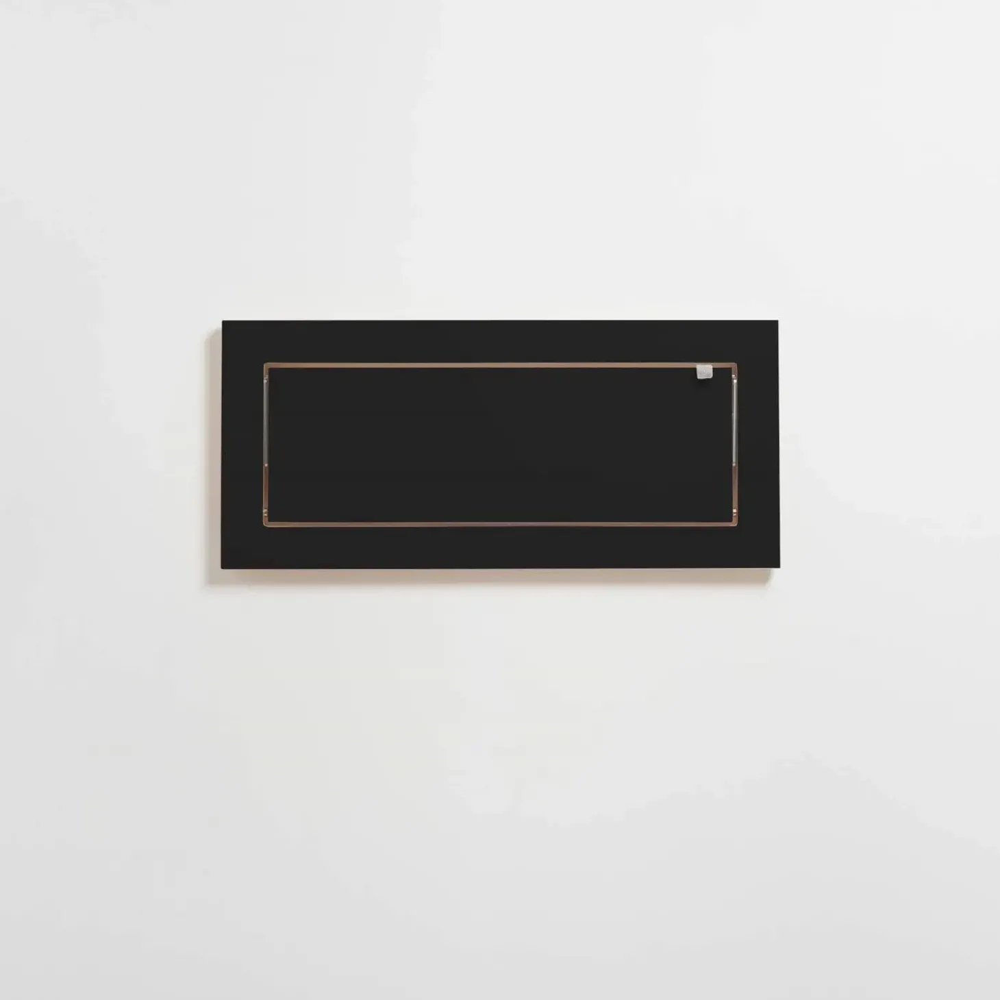 Ambivalenz - Fläpps Hylde - 60 x 27 cm - Sort