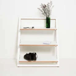 Ambivalenz - Fläpps Leaningshelf - Hylde/Reol - Hvid