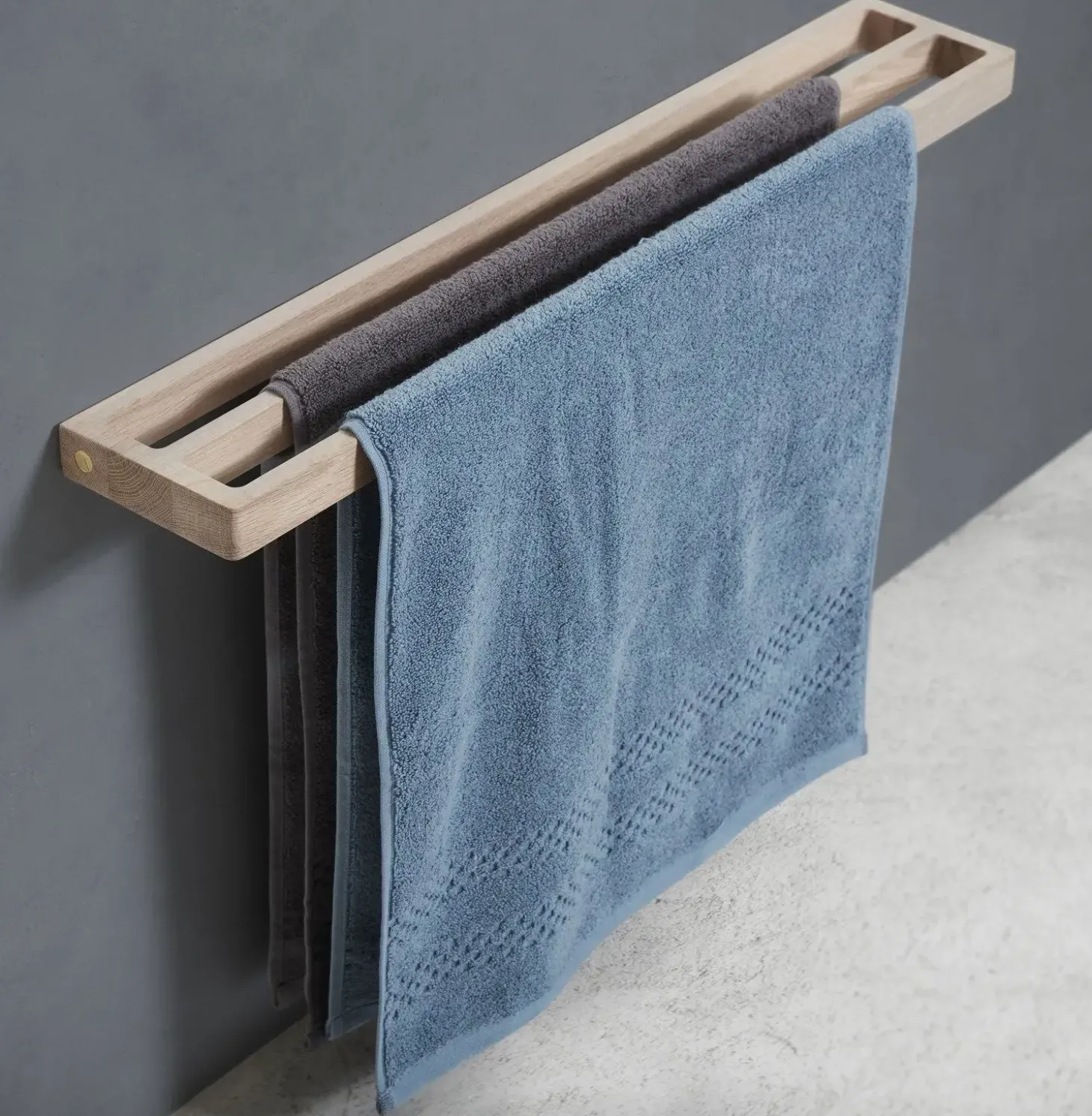 Andersen Furniture - Håndklædeholder - Dobbelt - Egetræ