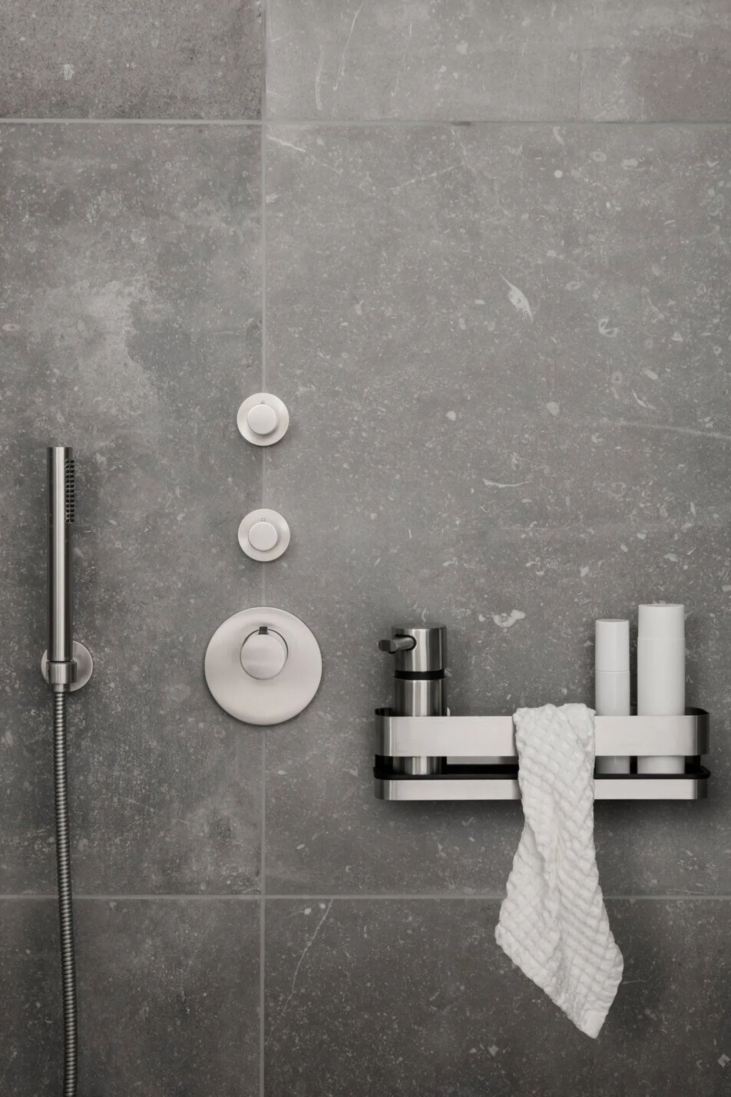Blomus - Bath Towel - Magnet - CARO