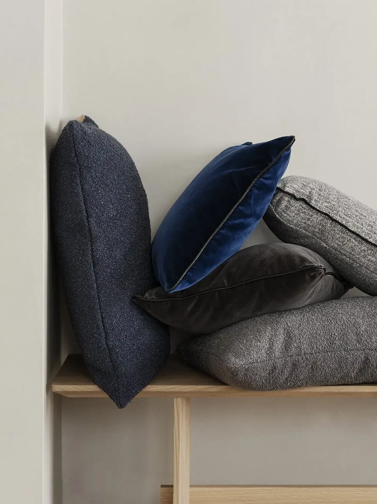 Blomus - Cushion Cover - 40 x 40 cm - Midnight Blue - VELVET