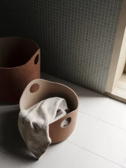 Blomus - Felt Basket S - Rustic Brown/Tan - TIGGY