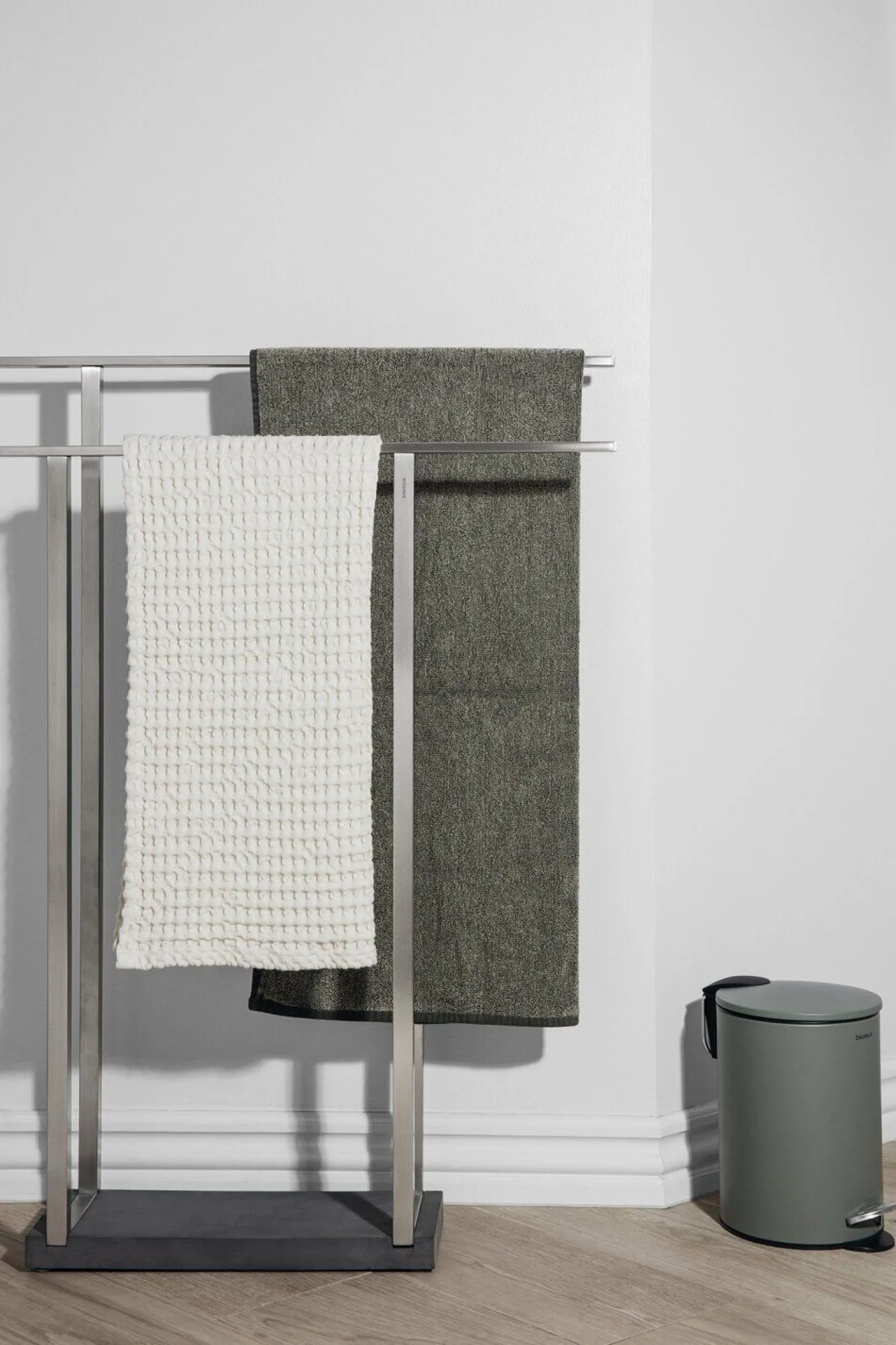 Blomus - Pedal Bin - Anthracite - TUBO