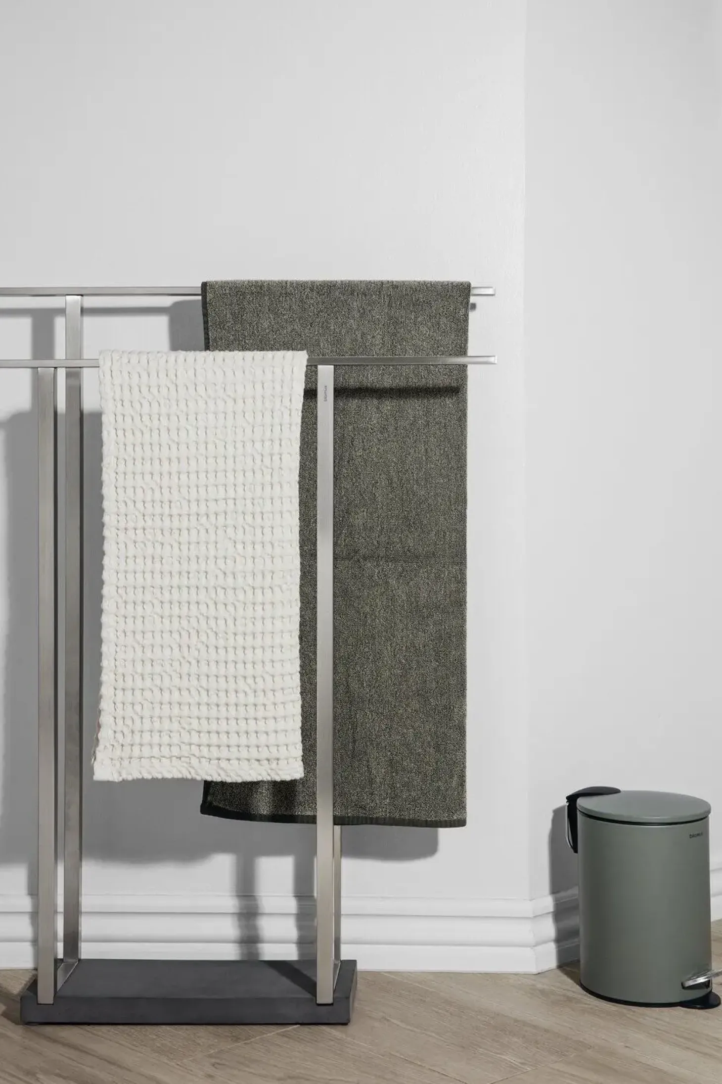 Blomus - Pedal Bin - Taupe - TUBO