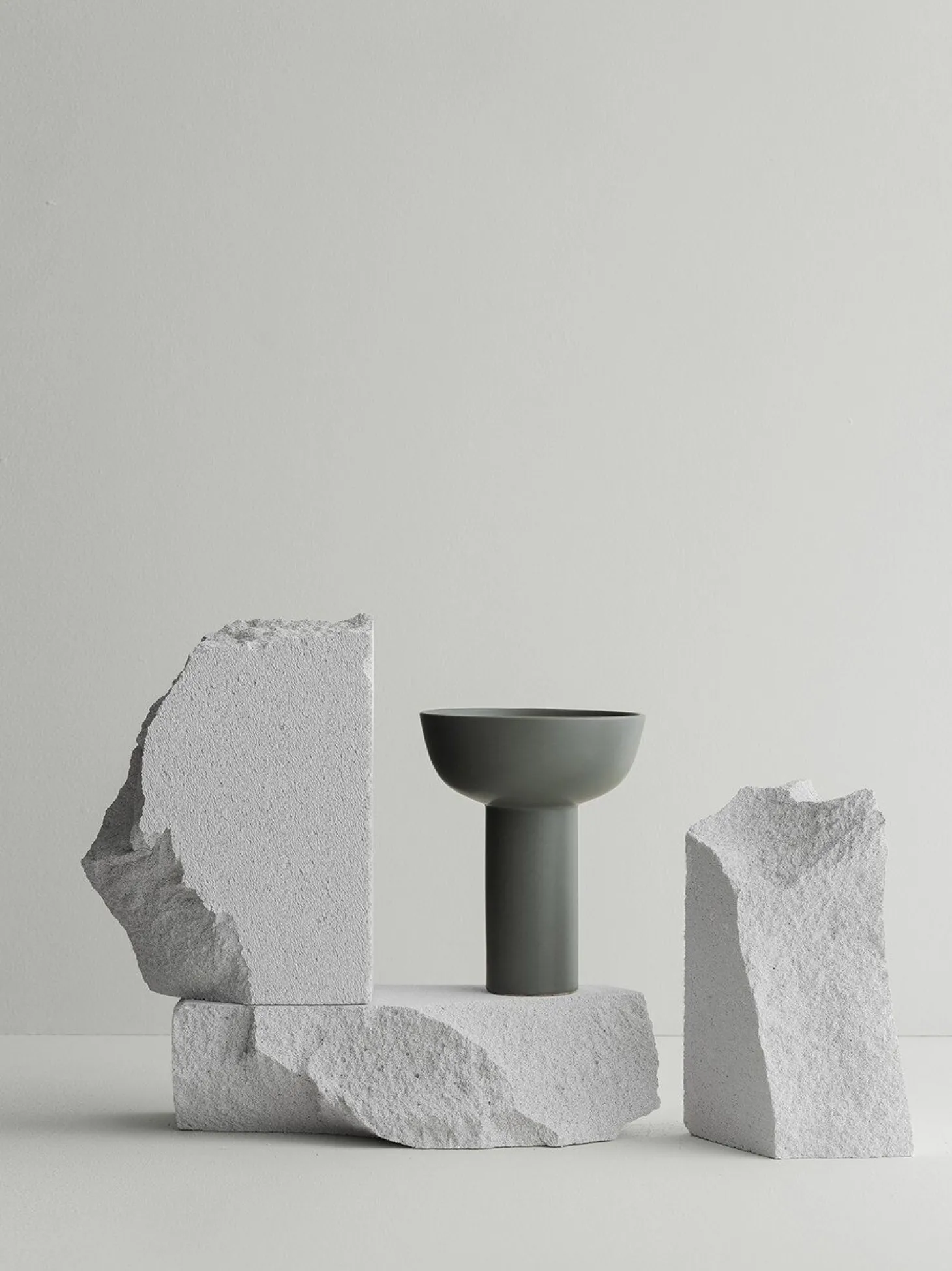 Blomus - Vase - H 21 cm, Ø 17 cm - Duck green - MIYABI