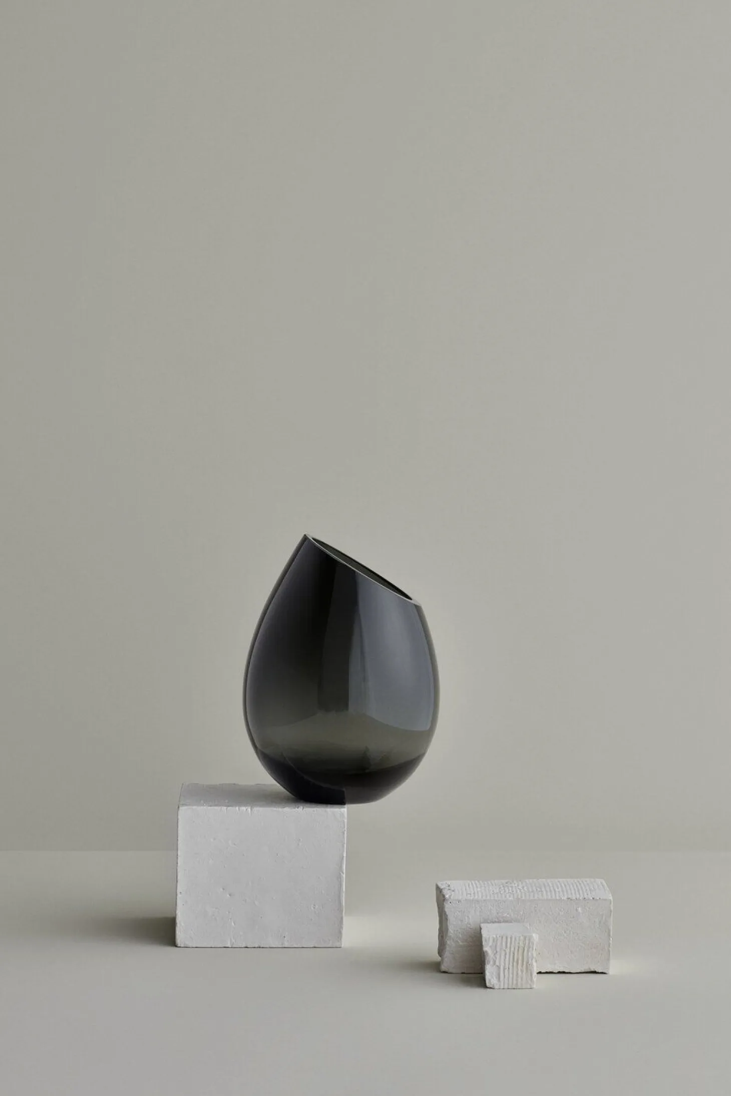 Blomus - Vase - Smoke - DROP