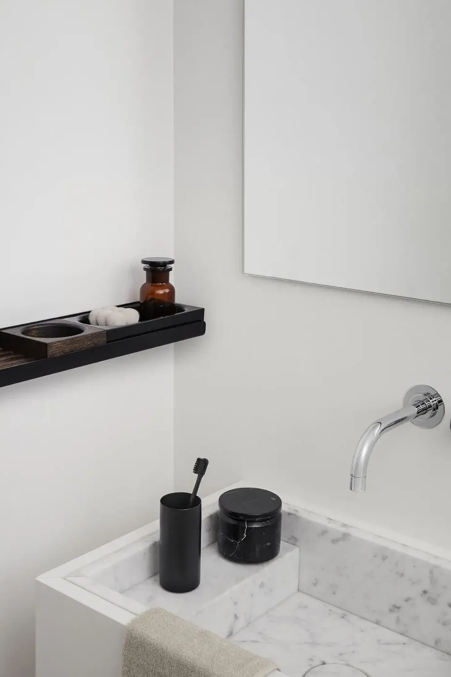 Blomus - Wall Shelf - Black - MODO