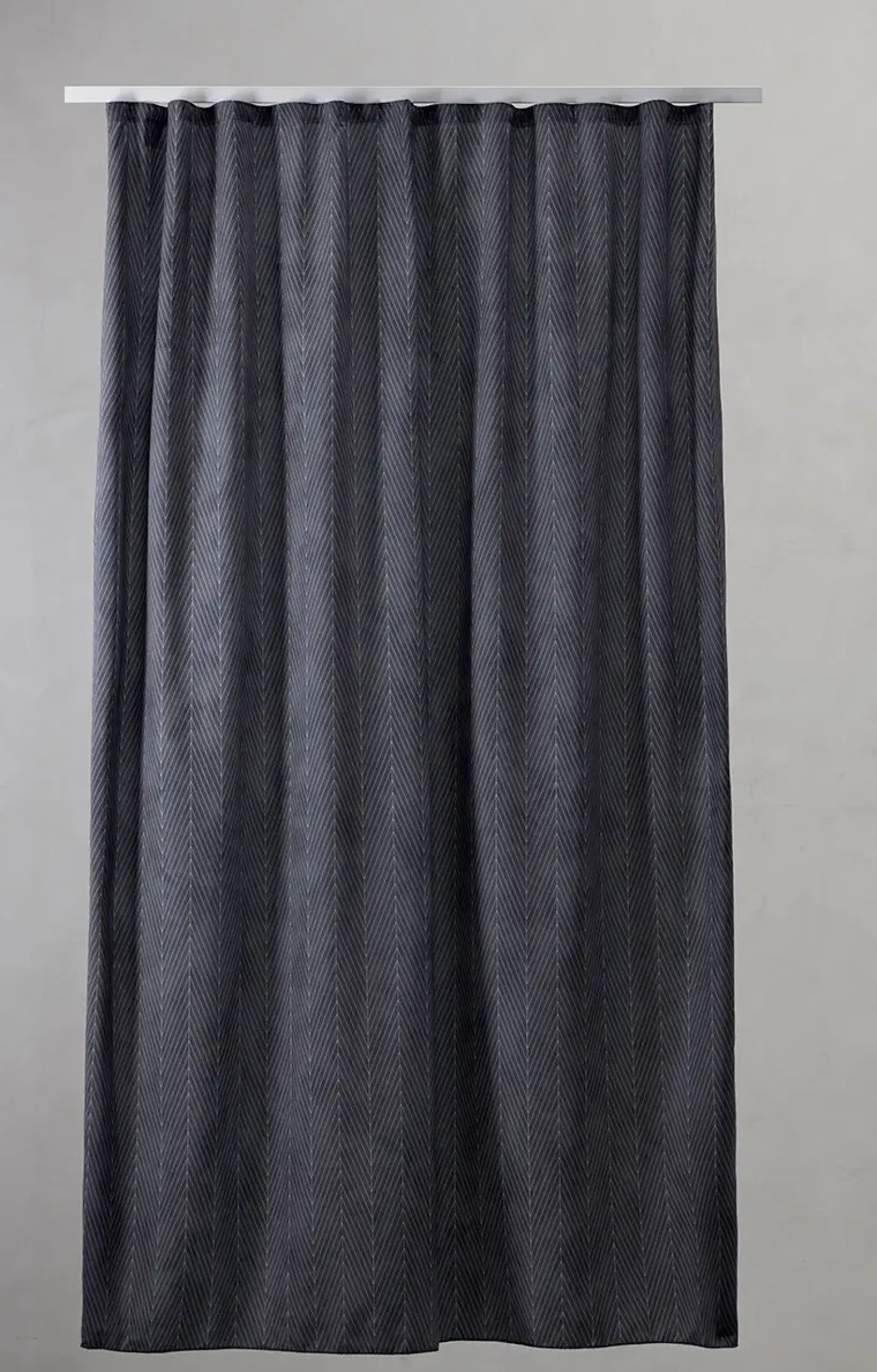 Compliments - Badeforhæng - Pine shower curtain w/tape 200 cm - Mørk grå