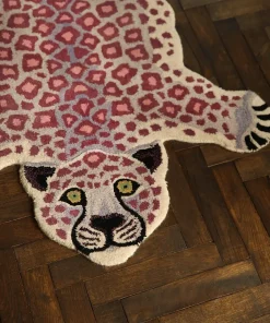 Doing Goods - Lilly Leopard Gulvtæppe - Small - Pink - 92 x 62 cm