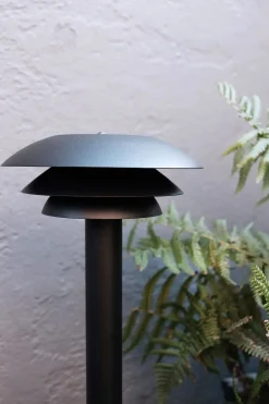 Dyberg Larsen - DL20 bedlampe - udendørs havelampe - sort (højde 80 cm)