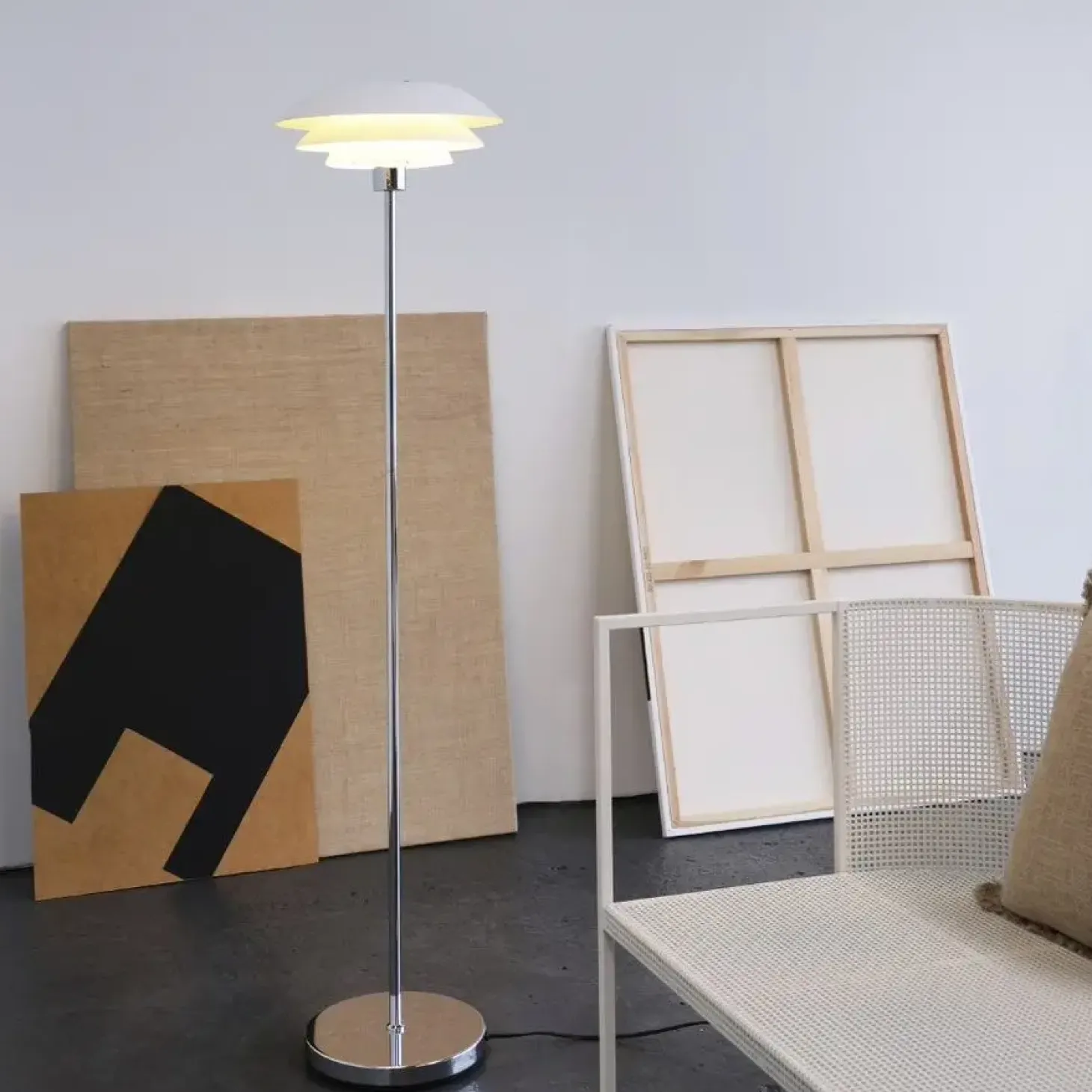 Dyberg Larsen - DL31 Gulvlampe - Mat hvid, 133 cm