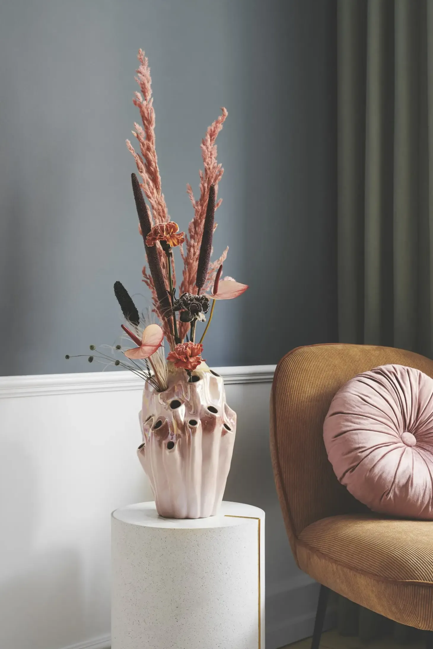 Eden Outcast - Lava vase L - Rose - H 33 cm