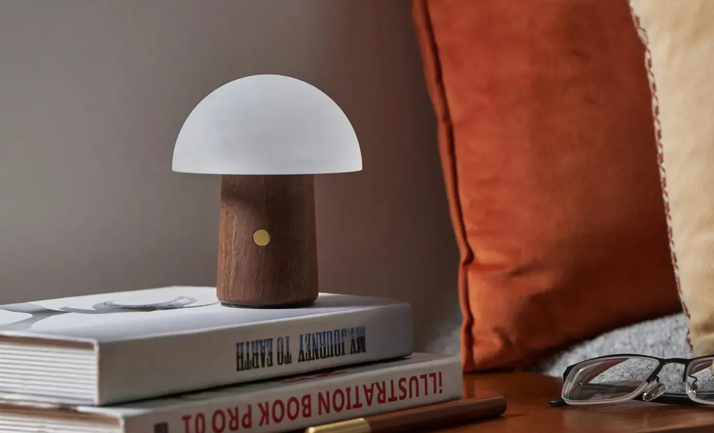 Gingko - Alice Mushroom Lamp - Mini - Valnød - 13x10 cm
