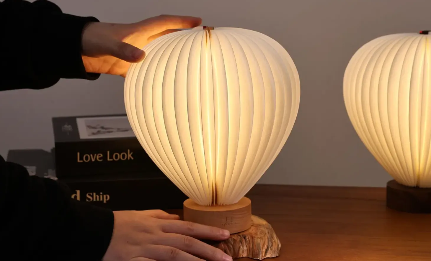 Gingko - Bordlampe - Aeris Light - Bøg