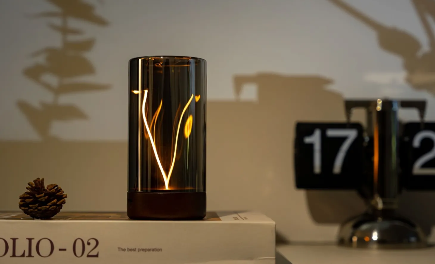 Gingko - Bordlampe - Solis Drift Light - Valnød