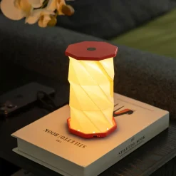 Gingko - Hexagon Twist Bordlampe - Mini - Coral Red - H14 cm