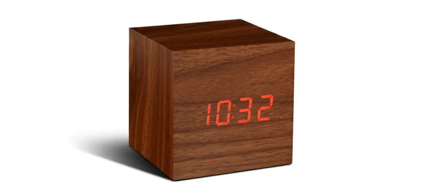 Gingko - Wooden Cube Click Clock Walnut / RED LED