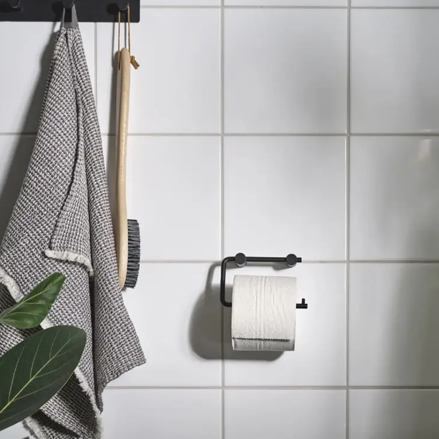 Habo - Toiletpapirholder 1368 - Sort Stål