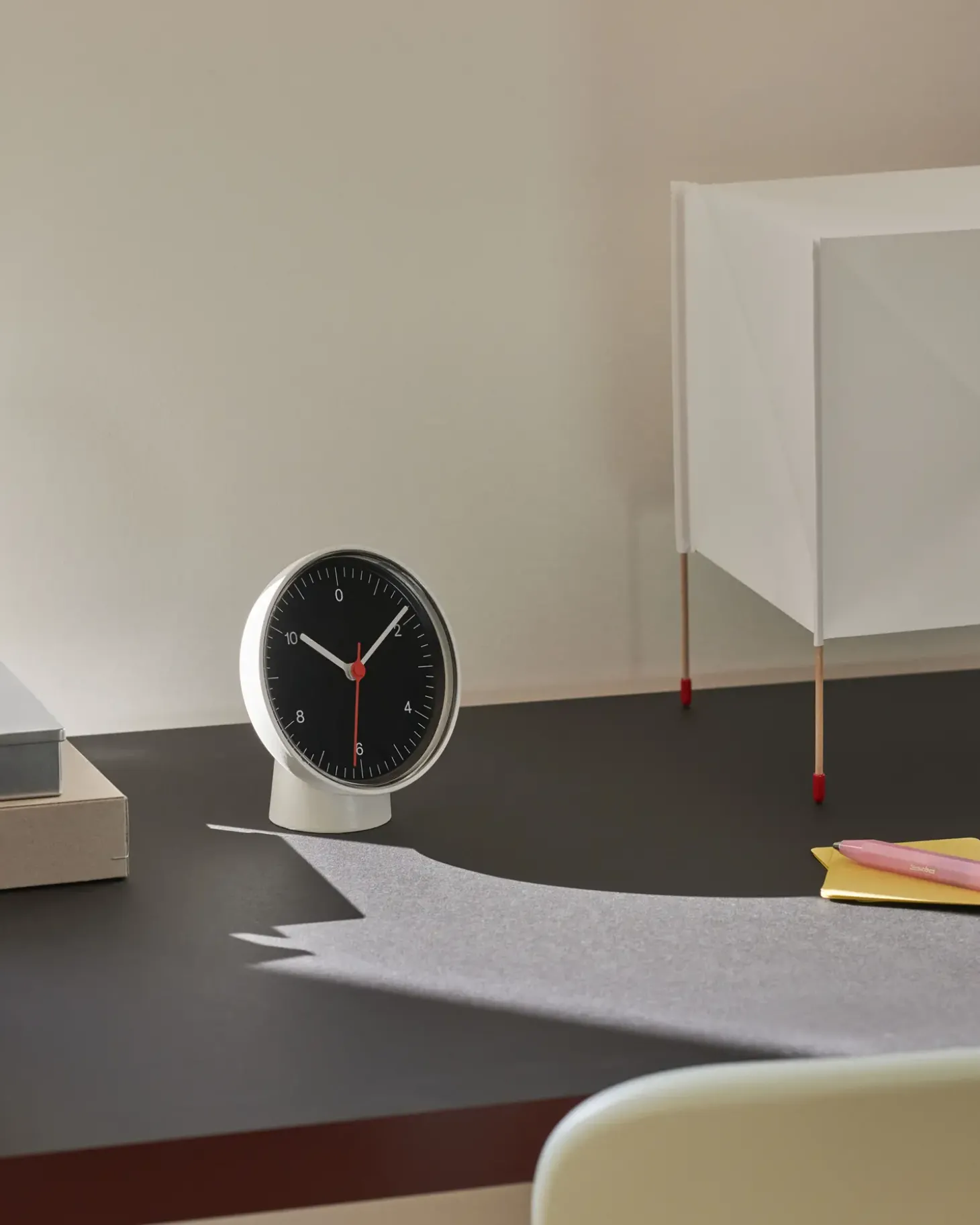 HAY - Bordur - Table Clock - Hvid - H: 14 cm
