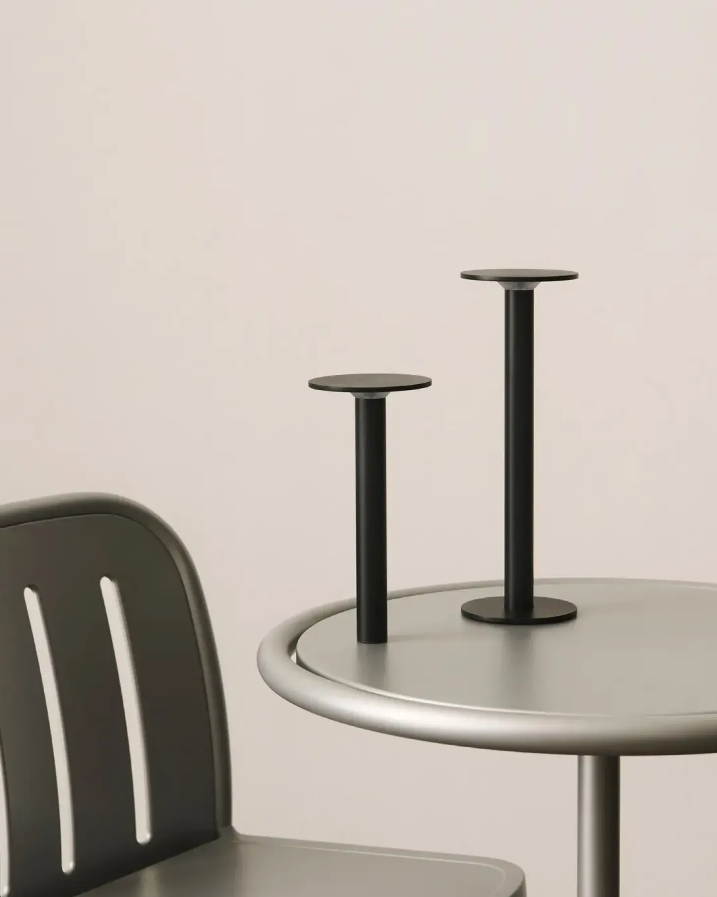 HAY - Bærbar Lampe - Host - H30 cm - Anthracite