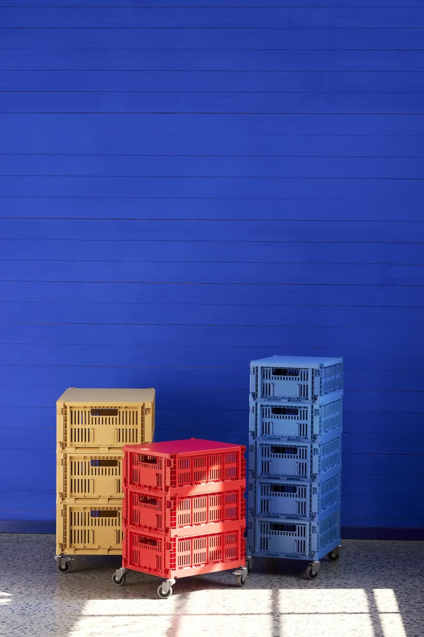 HAY Colour Crate Lid Plastic - Medium - Electric blue
