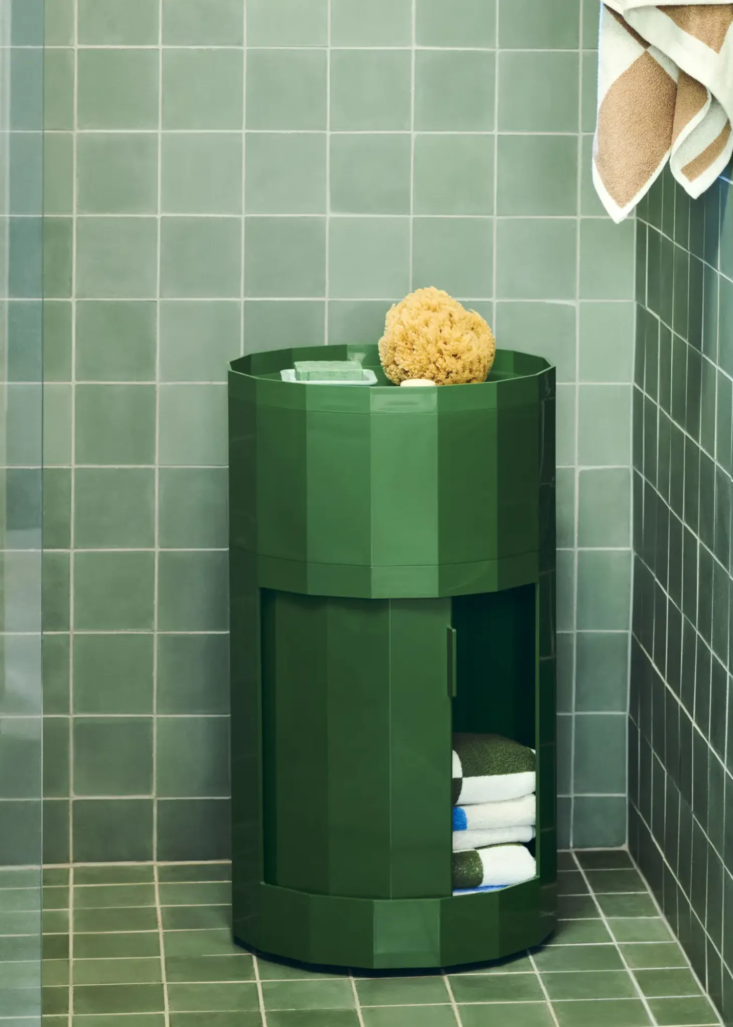 Hay - Facet Cabinet - High - Spinach Green - Grønt - med hjul
