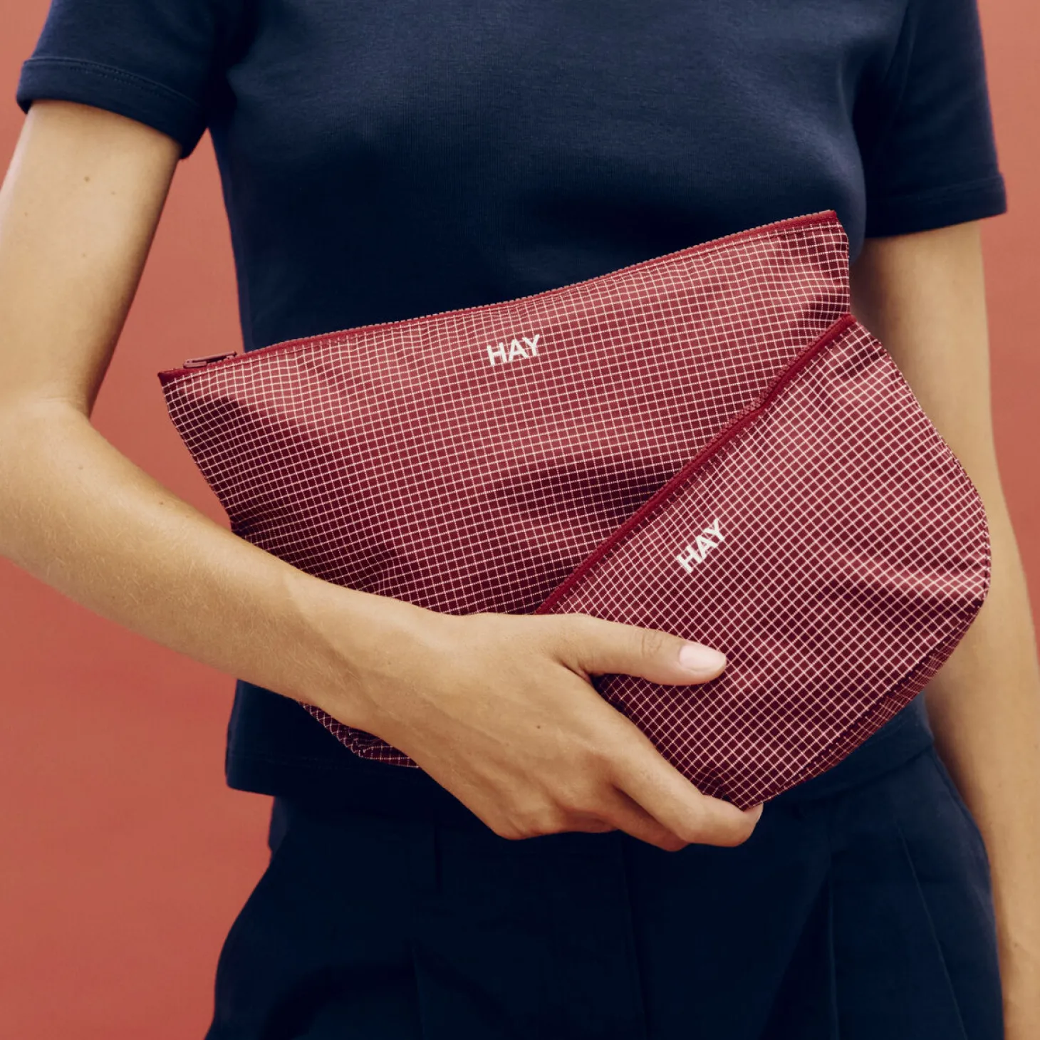 Hay - Grid Pouch - Medium - Mørkegrøn