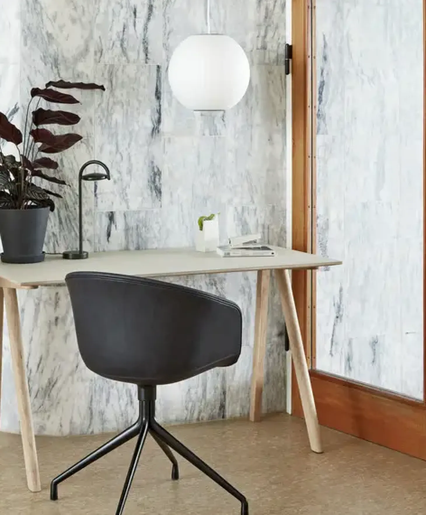 HAY - Marselis bordlampe - Sort