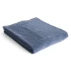 Hay - Mono Bath Towel (Organic) - W70 x L140 - Steel Blue - Steel blue - 449