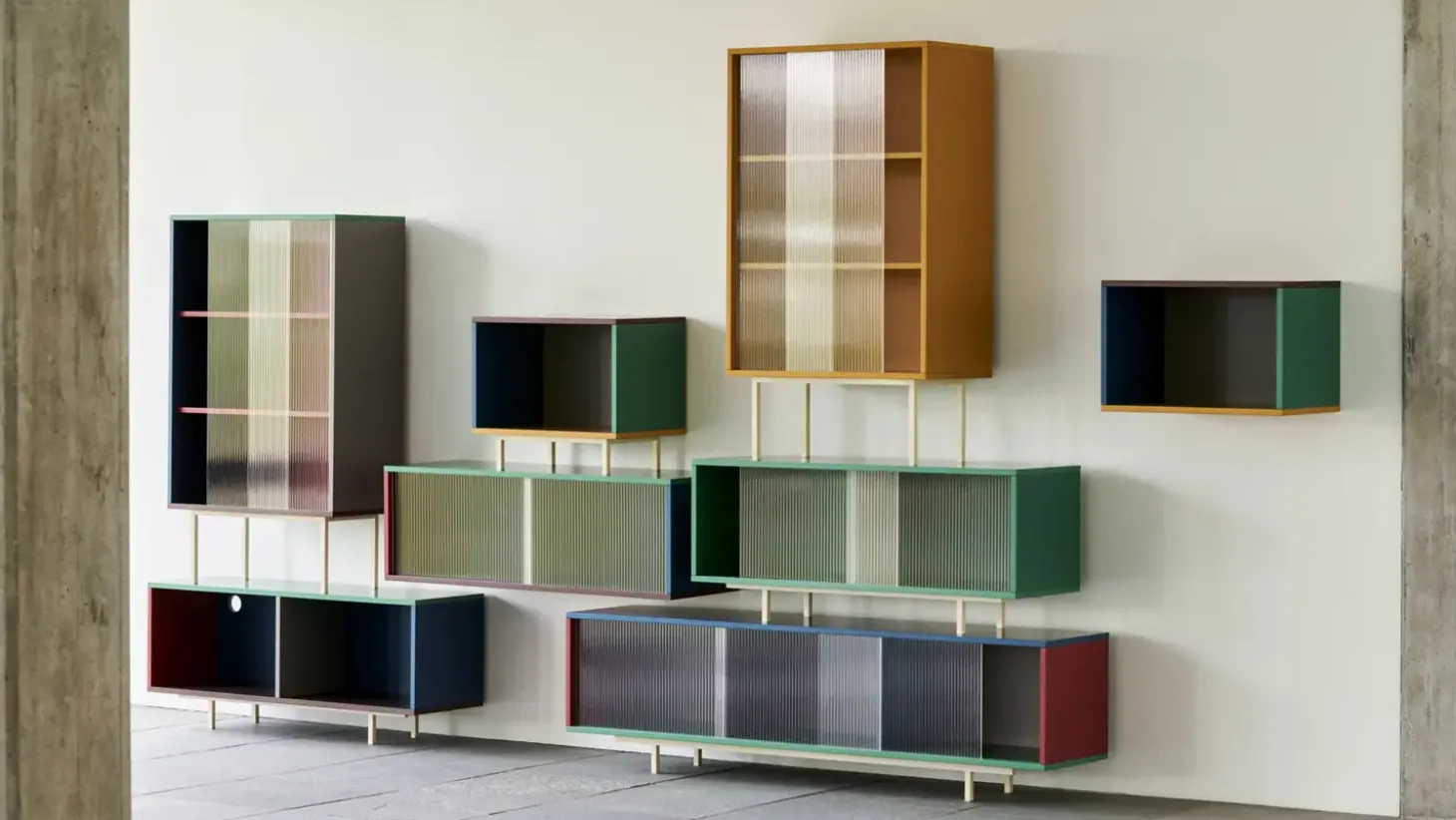 Hay - Reol til Væg - Colour Cabinet - Multi - Small, B60 X D39 X H39 cm