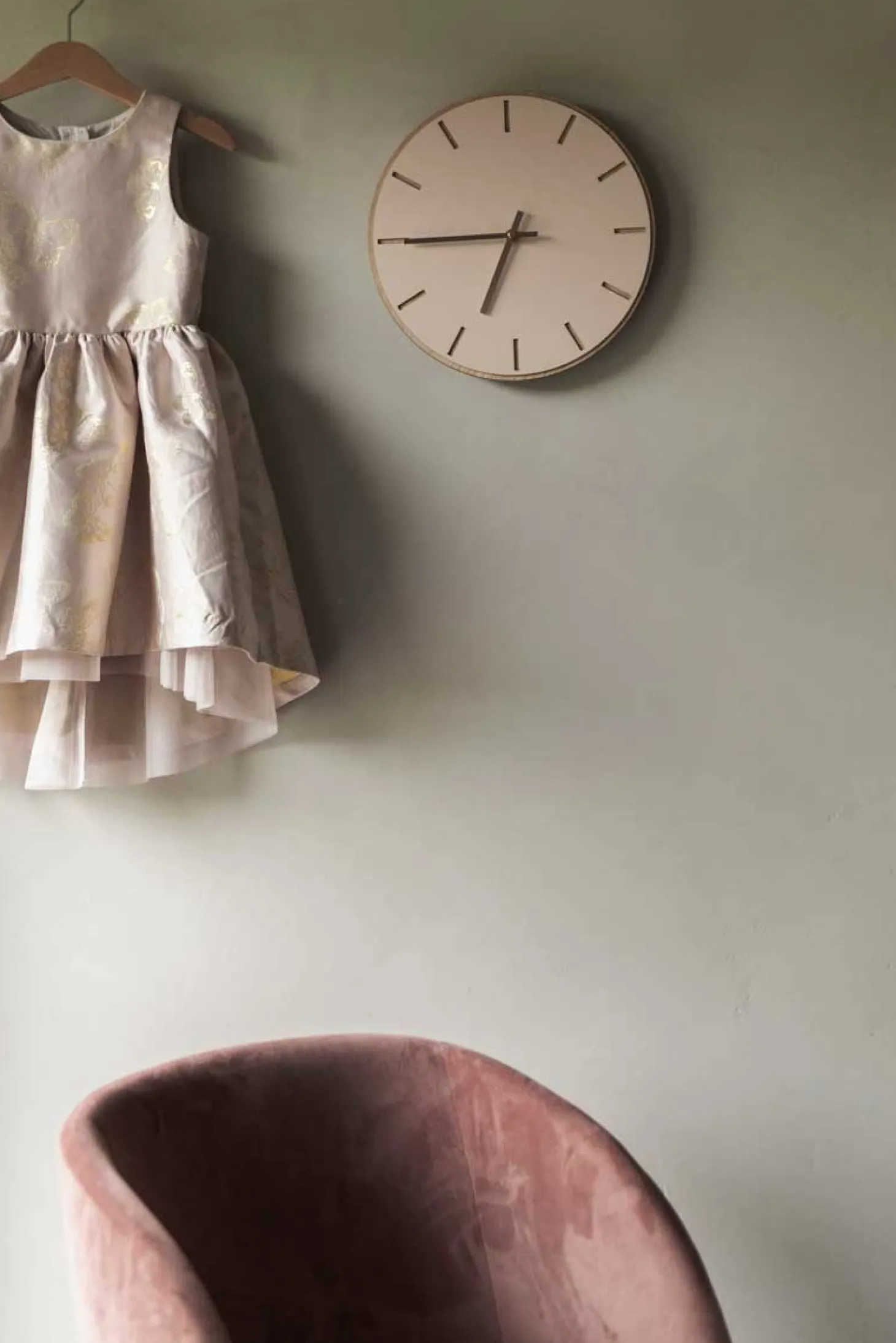 Hemverk - Vægur - Lys Eg/Powder Dusty Rose - Guld visere - Ø28 cm