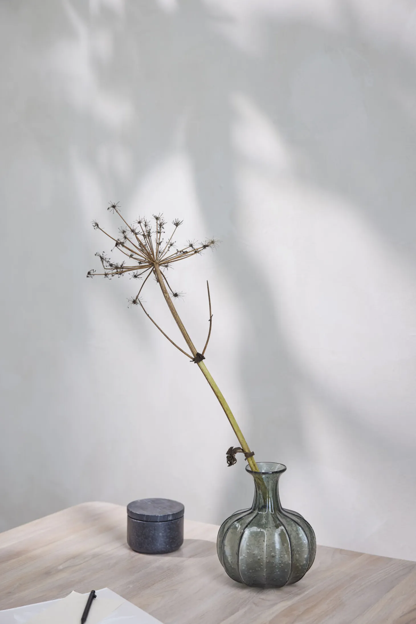 Lene Bjerre - Miyanne vase H21 cm. røget grå