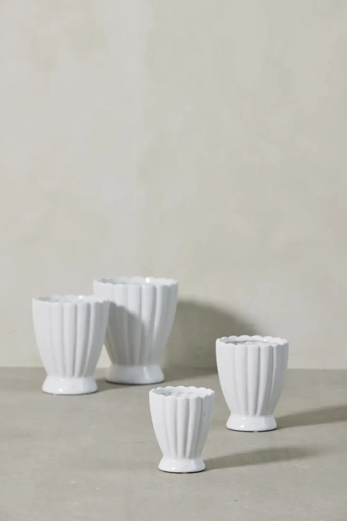 Lene Bjerre - Shenella urtepotteskjuler H20 cm. hvid