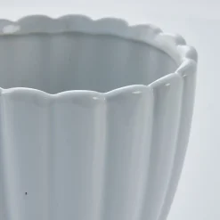 Lene Bjerre - Shenella urtepotteskjuler H20 cm. hvid