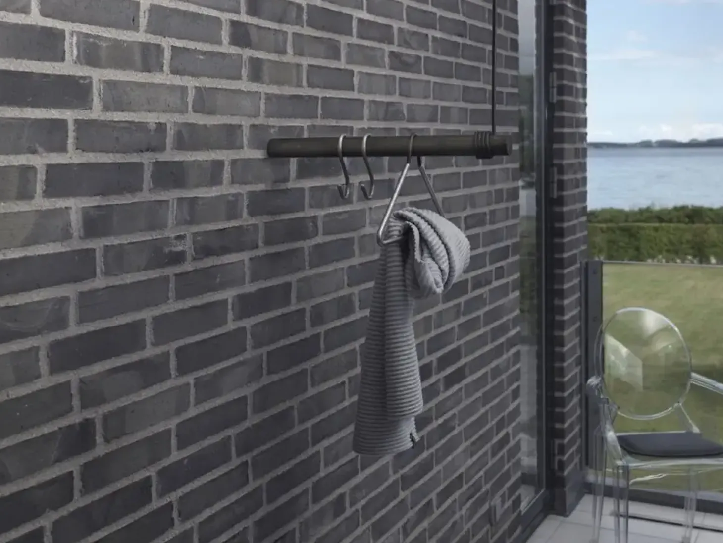 LindDNA bøjlestang - Wall swing 50 cm - Sort med sort læderstrop