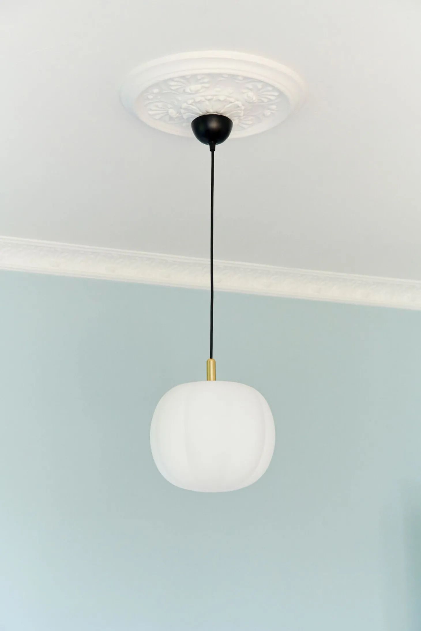 Made By Hand - Pepo Pendant Small Ø20 Messing Top - Opal
