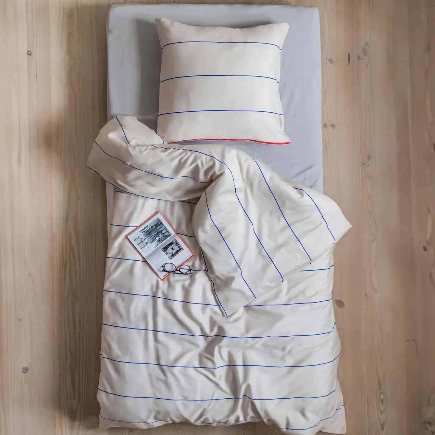 Mette Ditmer - ALIGN-sengesæt - Cobalt/Sand - W140 x L220 cm