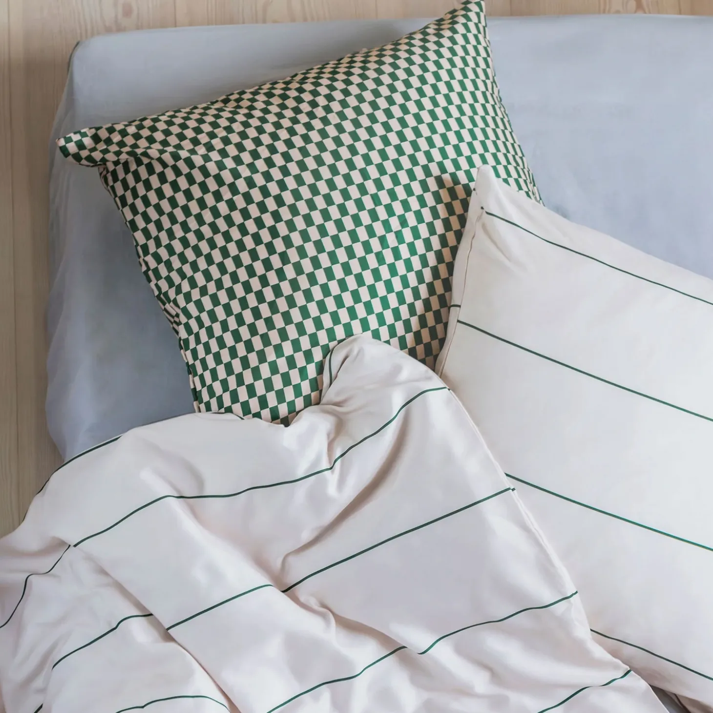 Mette Ditmer - ALIGN-sengesæt - Pine green/Sand - W140 x L200 cm