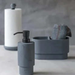 Mette Ditmer - ATTITUDE dispenser (høj) - Slate Blue