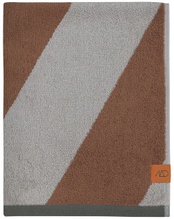 Mette Ditmer - DIAGONAL guest towel, 2-pack - Brick