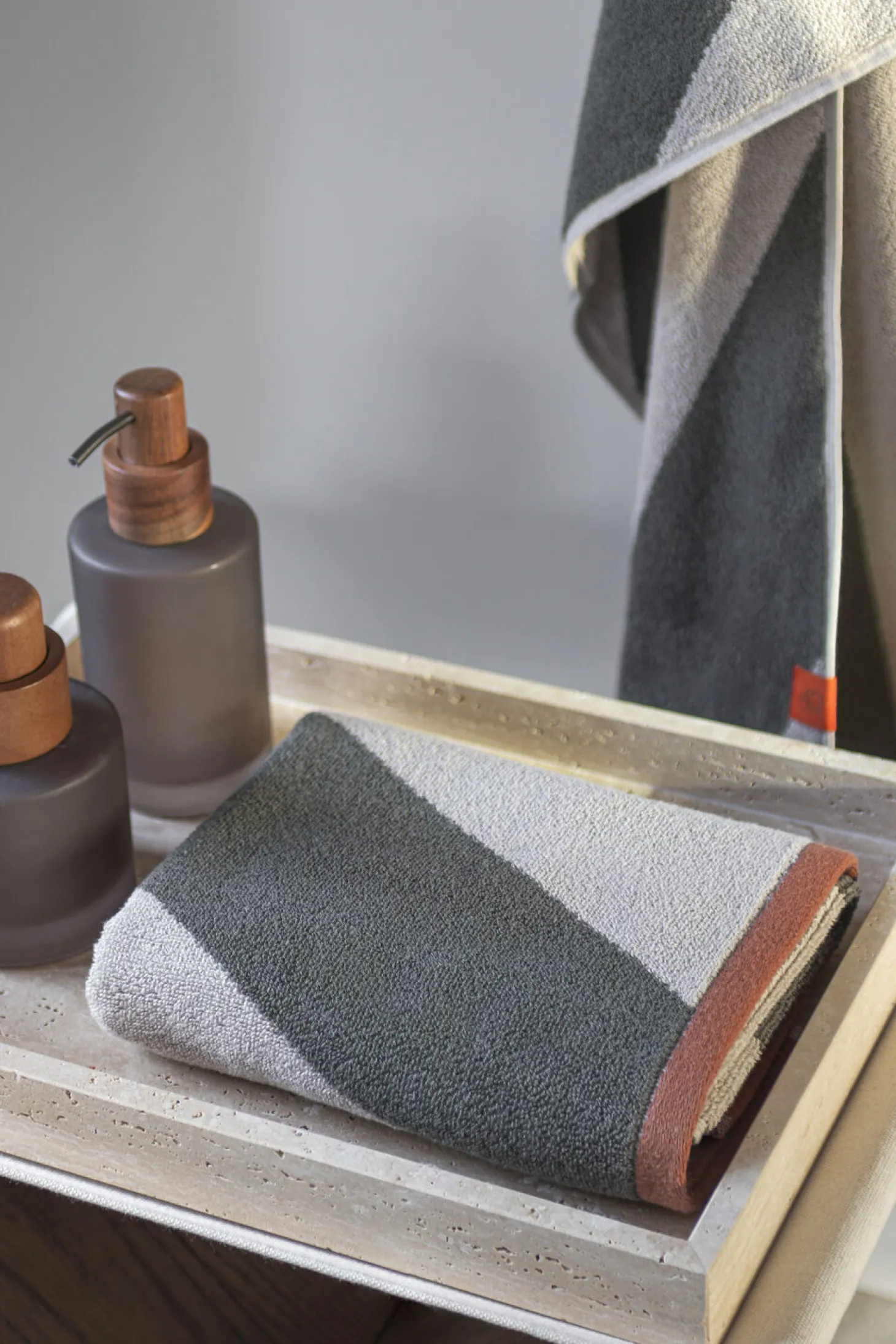Mette Ditmer - DIAGONAL towel - Dark olive