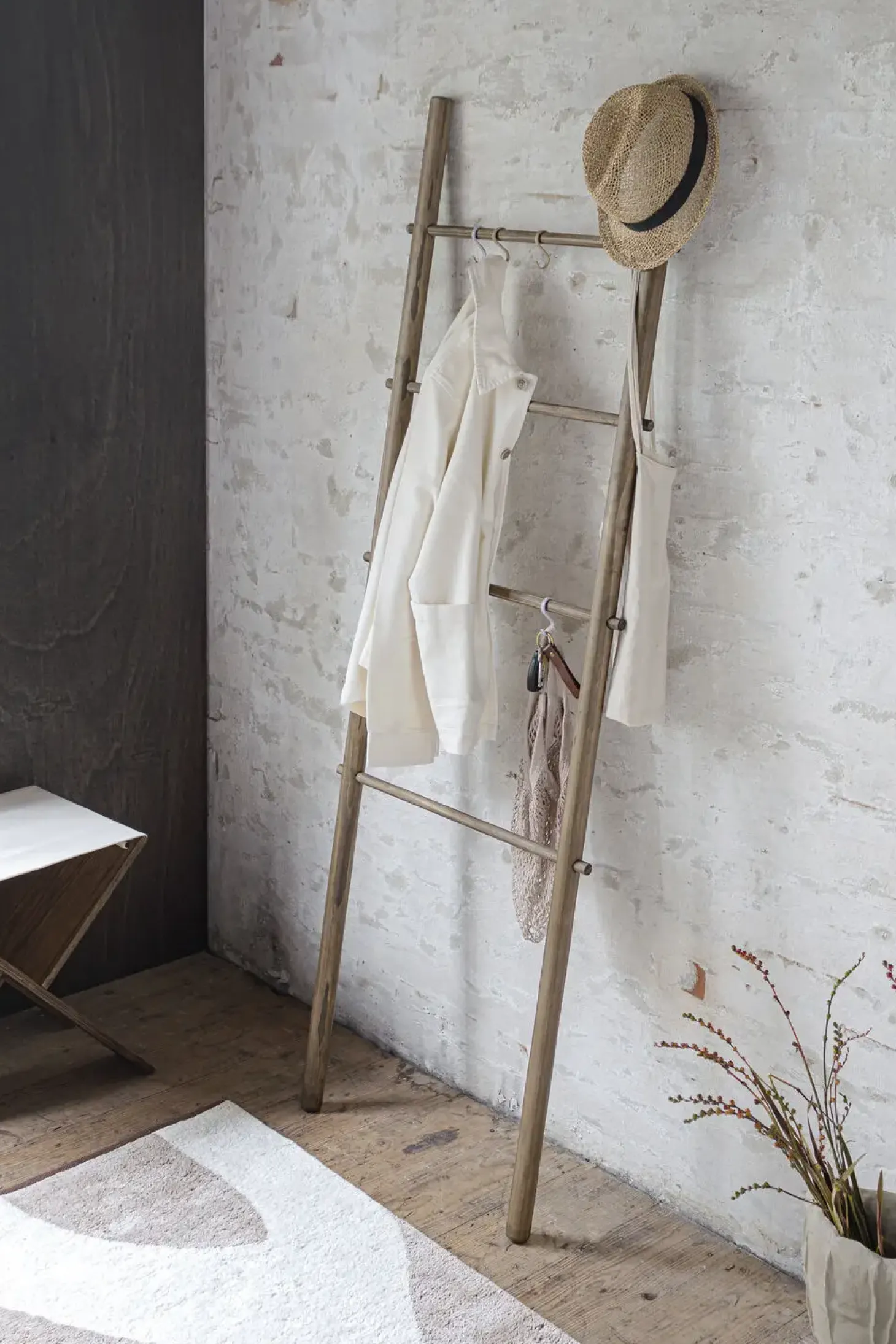 Mette Ditmer - ROOTS ladder - Dark oiled - Stige