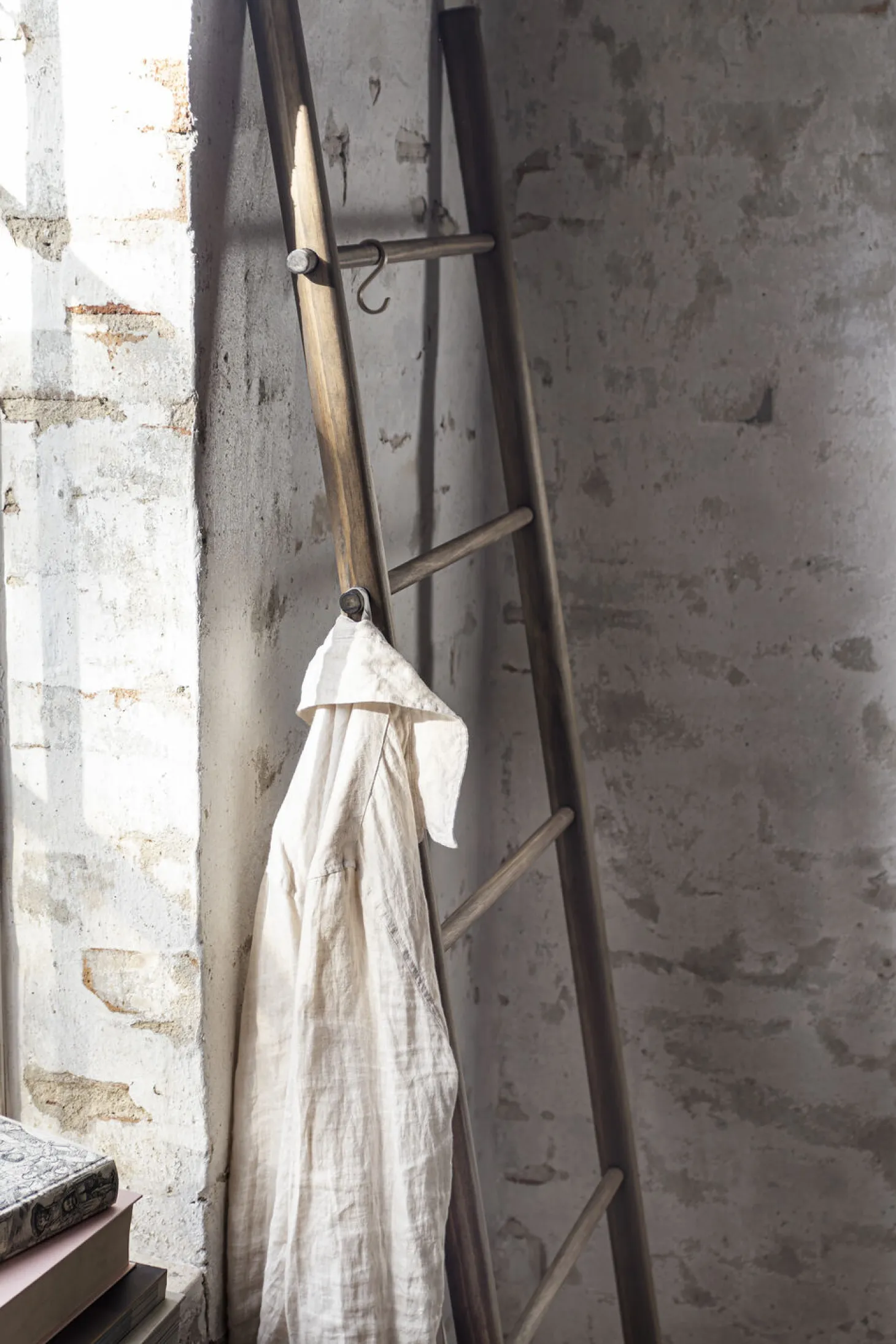 Mette Ditmer - ROOTS ladder - Dark oiled - Stige