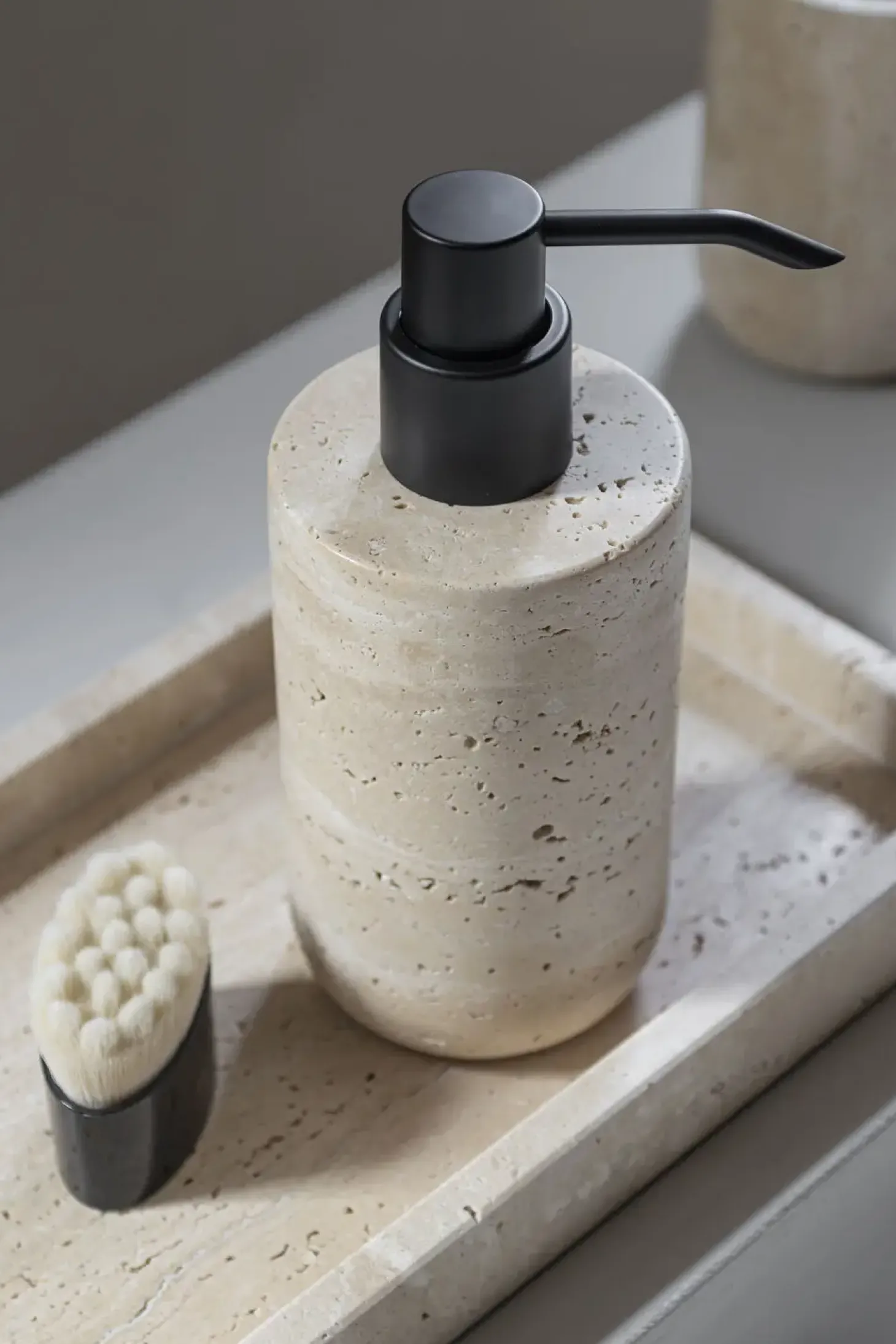 Mette Ditmer - TRAVERTINE dispenser, tall - Linen