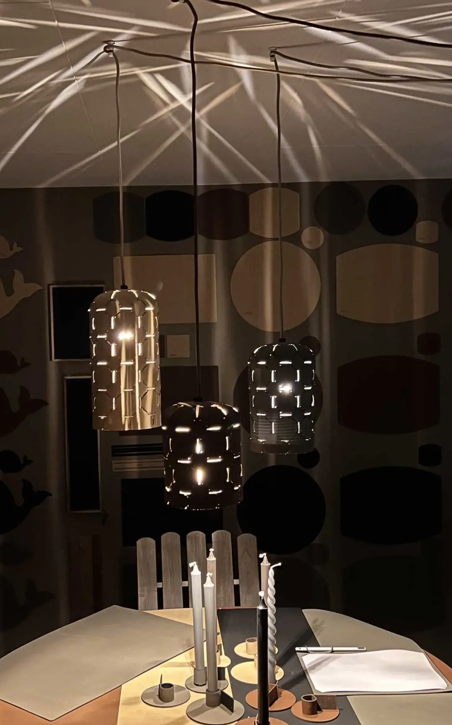 MiLLE W NORDISK DESIGN - Polar Lights - Pendel - Grå læder - Medium