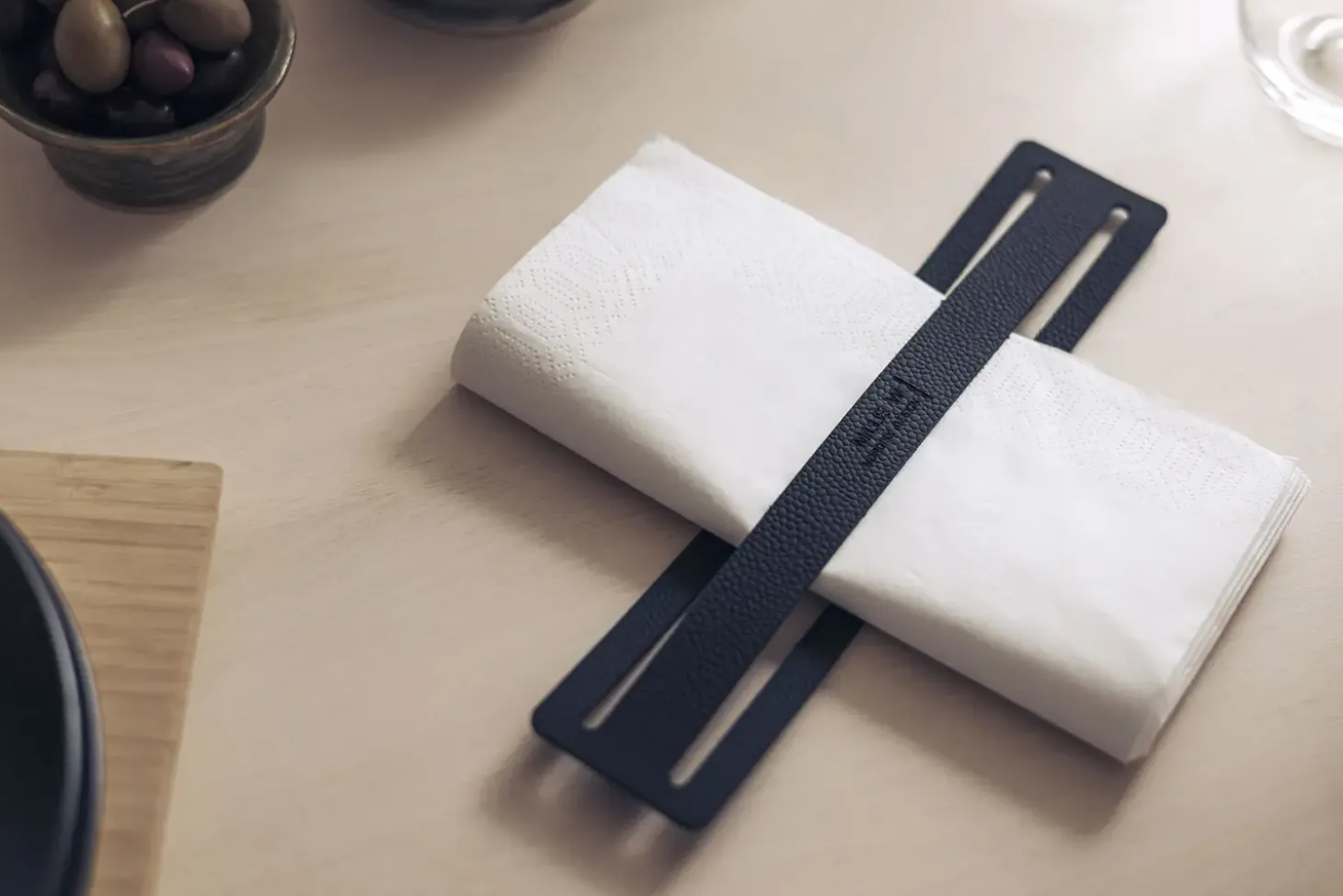MiLLE W NORDISK DESIGN - Servietholder - Sort læder