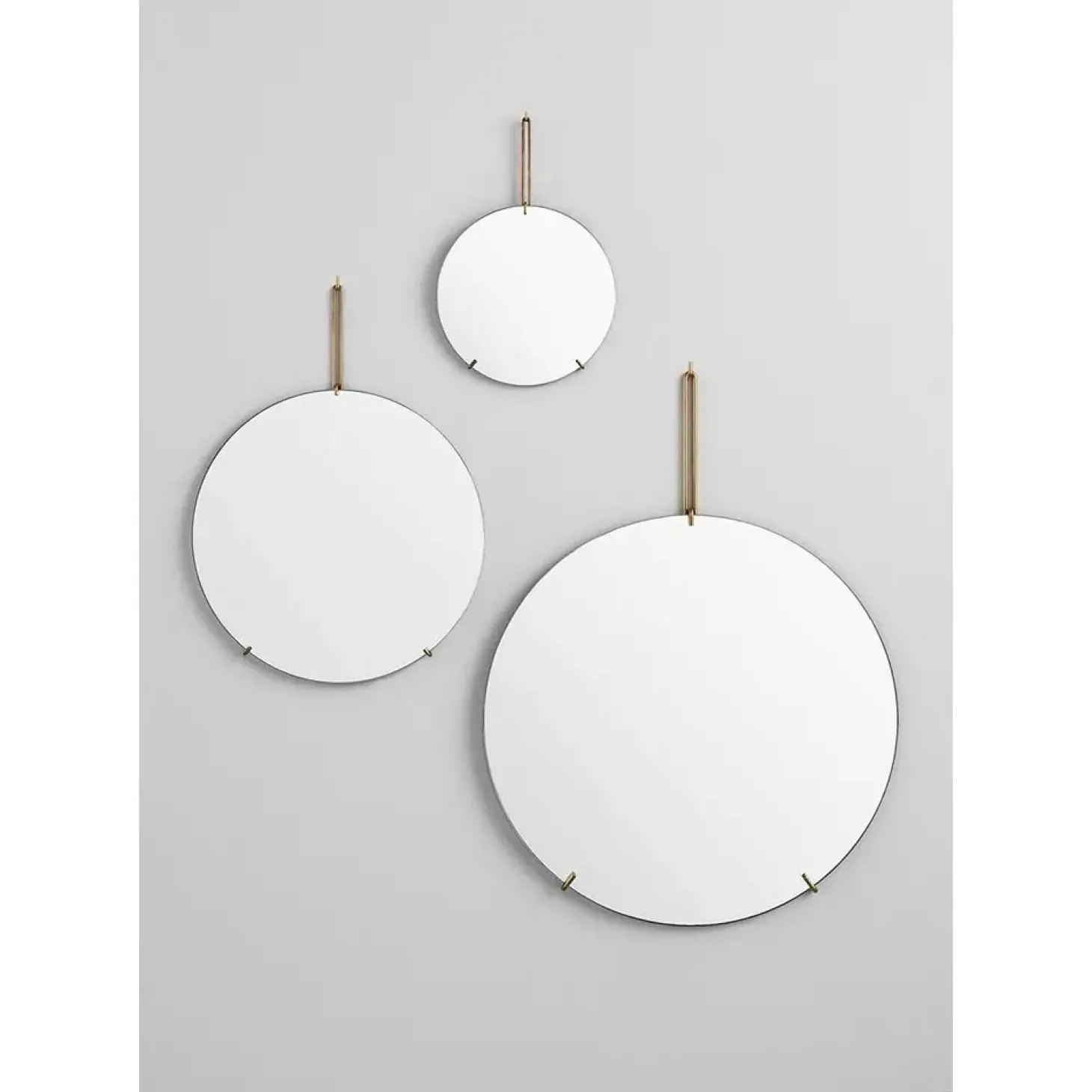 MOEBE - Wall Mirror Ø30 - Brass
