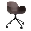 Normann Copenhagen - Form Armstol Swivel 5W med hjul - Sort/Brun