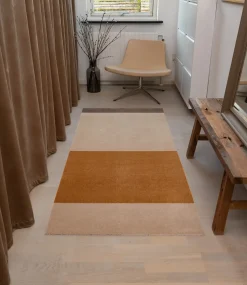 Tica Copenhagen - Smudsmåtte - Stripes Horizon - Ivory-Dijon-Brown - 90x130 cm