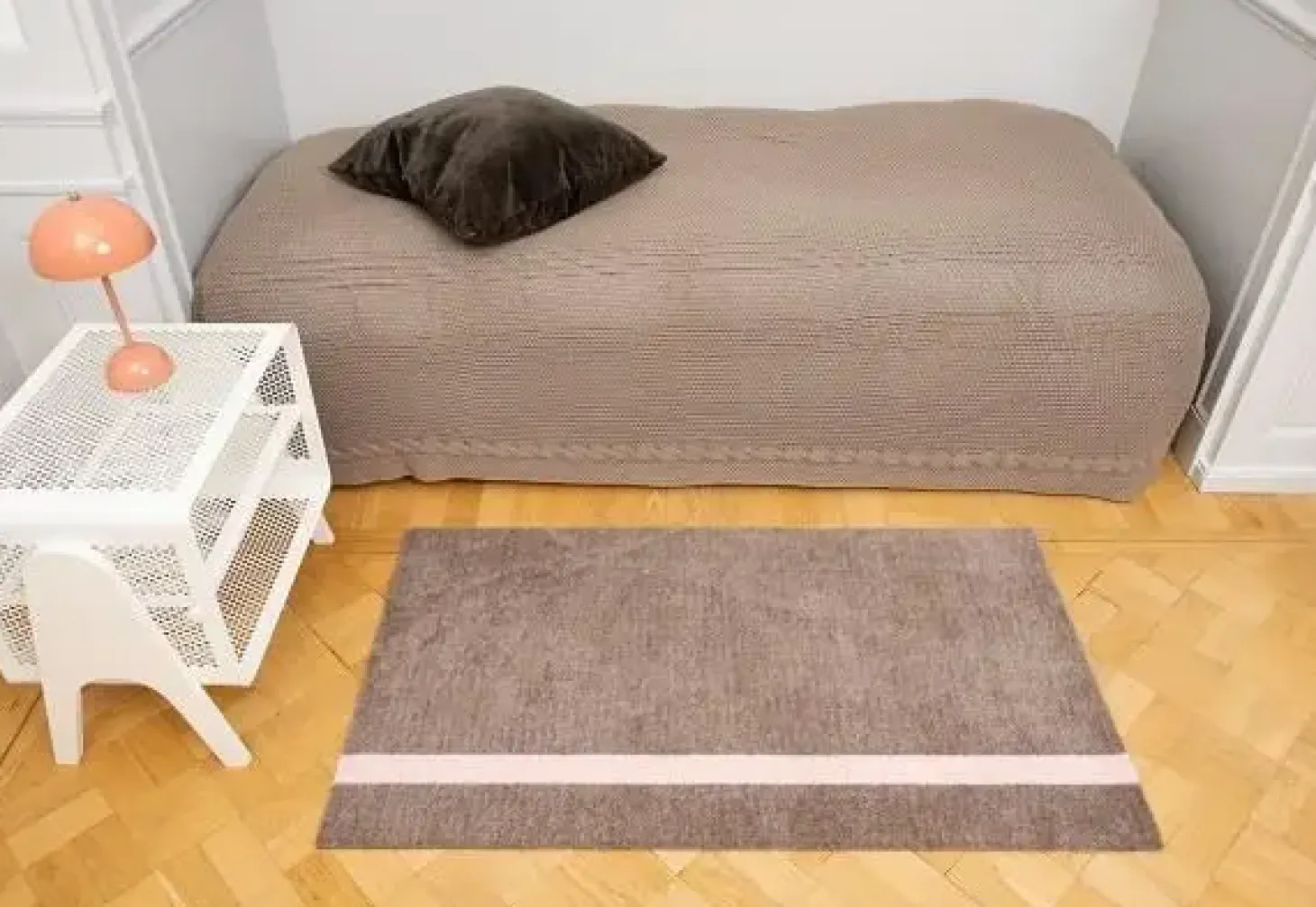 Tica Copenhagen - Smudsmåtte - Stripes Vertical - Sand/Lyserød - 67x120 cm
